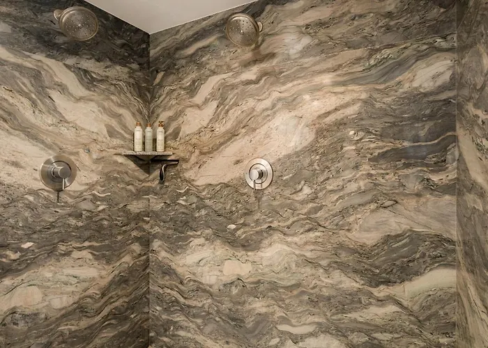 Apartament Private, Modern, Luxury With Unmatched Red Rock Views Private Trail Head - Enjoy On Sauna, Aromatherapy Steam Room, Hot Tub, Pools And Wellness Services *